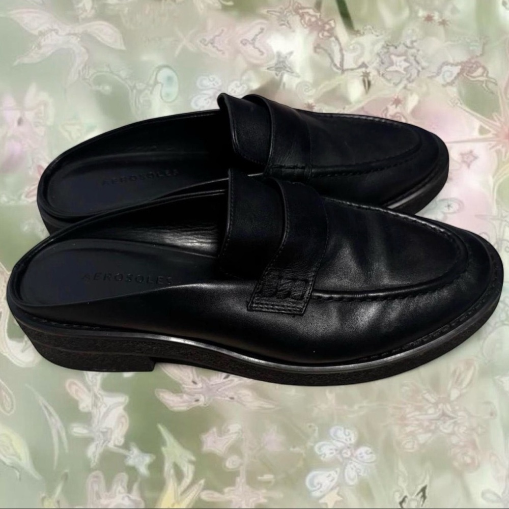 AEROSOLES Black Leather Slip-on Loafers